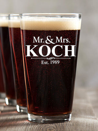 Mr and Mrs : Pint Glasses - Color Printed