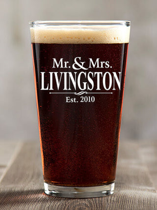 Mr and Mrs : Pint Glasses - Color Printed